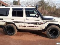 TOYOTA LAND CRUISER 76