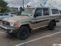 TOYOTA  LAND CRUISER 79